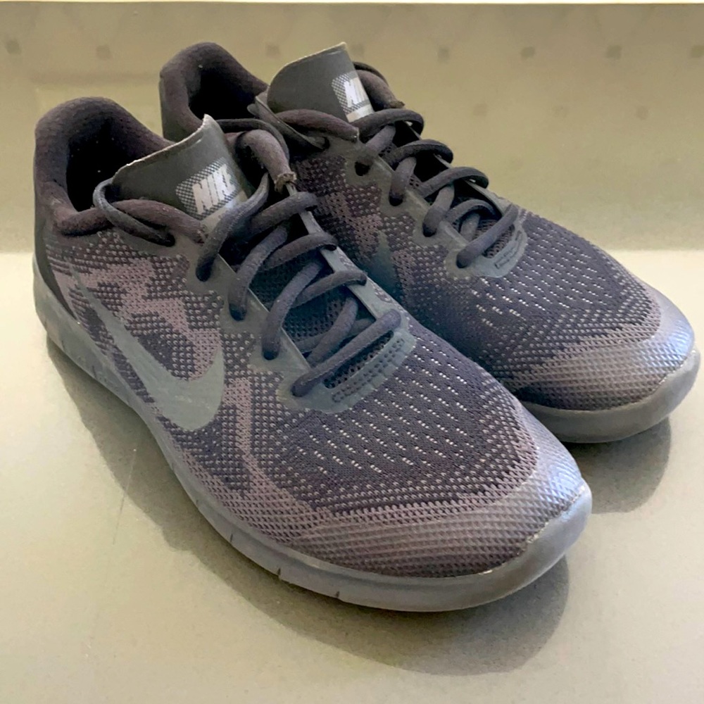 Nike Free RN kids black running shoes